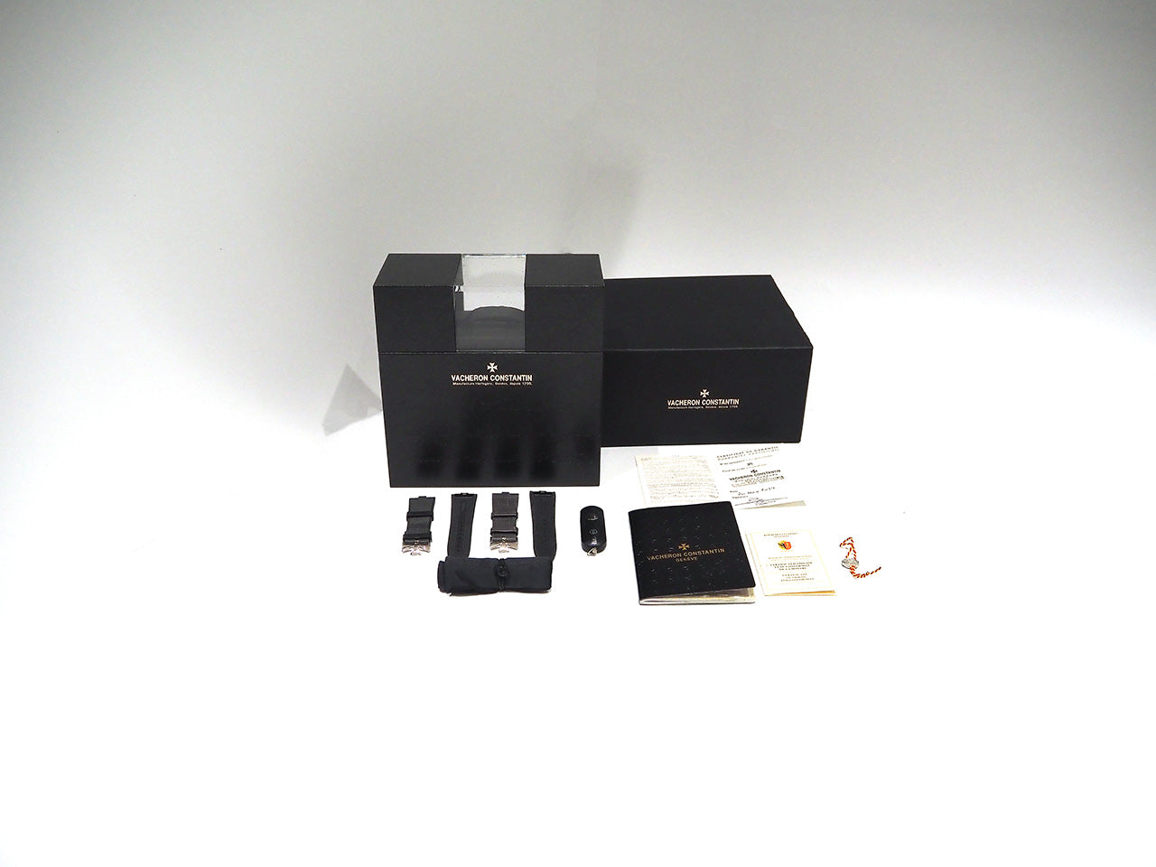 VACHERON CONSTANTIN オーヴァーシーズ エクストラフラット 2000V/120G-B122